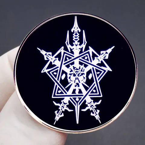 Broche en Émail Retro Rock Band Badge en Métal Gothique Avec Motif Crâne Pentagramme Lames Pour Sac à Dos Veste Accessoires Sombres