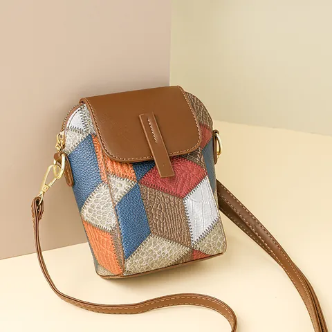 Sac Bandoulière en Cuir PU Patchwork Rétro pour Femmes Sac pour Téléphone Portable Multicolore à la Mode Avec Bandoulière Réglable et Accessoires Dorés