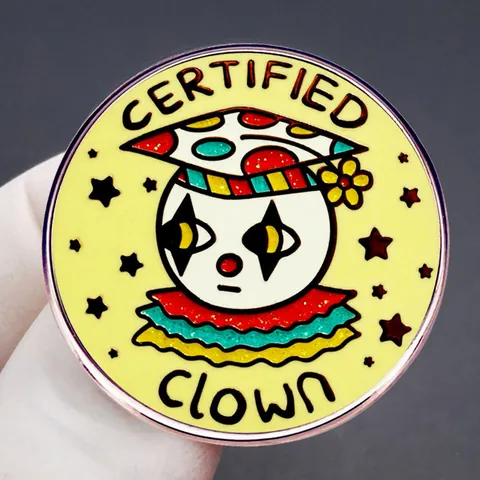 Broche de Esmalte Redondo Certified Clown Colorido Circo Joker Insignia de Aleación para Mochila Ropa Joyería Unisex
