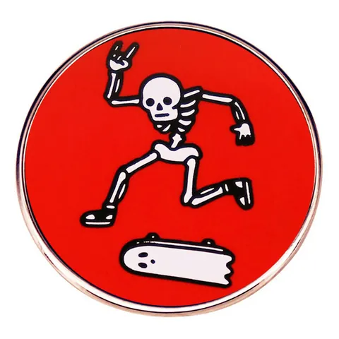 Spilla in Smalto Scheletro Skateboard Rosso Cartone Animato Teschio Spilla Lega Metallo Fantasma Distintivo Per Skateboarder Zaino