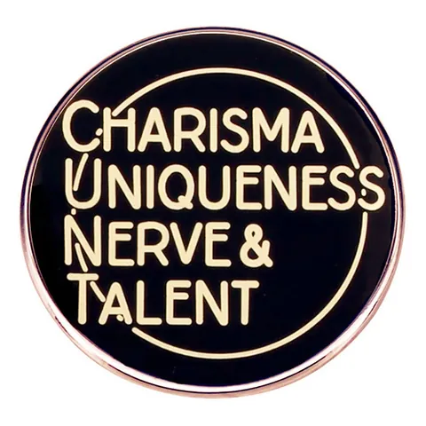 Charisma Uniqueness Nerve And Talent Letter Ronde Metalen Emaille Pin Mode Broche Voor Kleding Tassen Accessoires