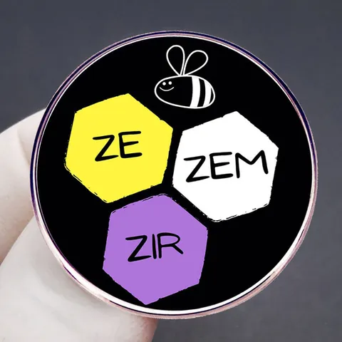 Bee My Pronouns ZE ZEM ZIR Enamel Pin Round Metal Badge Brooch Non-binary Pride LGBTQ Lapel Pin Jewelry Gift