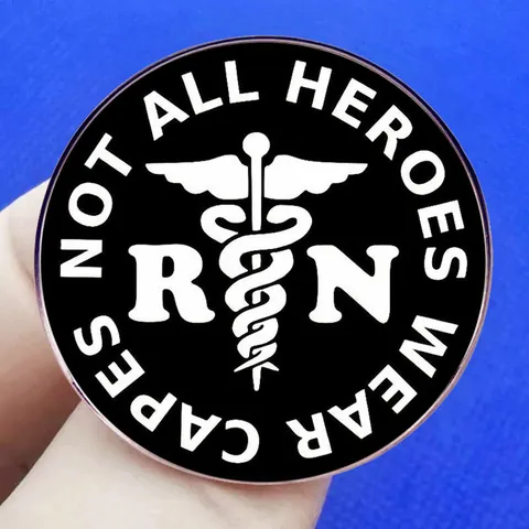 Nicht Alle Helden Tragen Umhänge RN Krankenschwester Pin Medizinische Legierung Brosche Abzeichen Für Krankenhaus Personal Geschenk