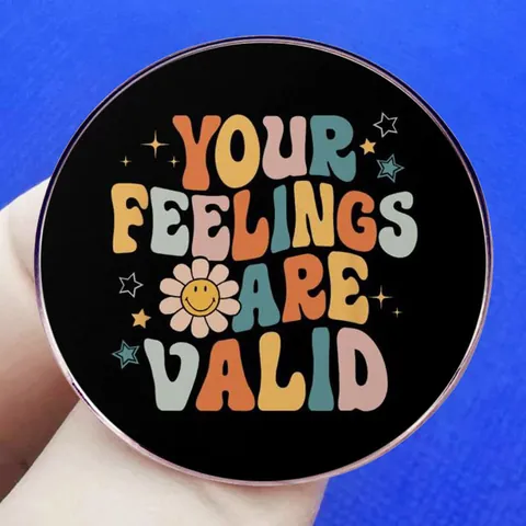 Ρετρό Groovy Your Feelings Are Valid Σλόγκαν Καρφίτσα Κράμα Στρογγυλό Έμβλημα Για Ψυχική Υγεία Δώρο Για Άνδρες Γυναίκες