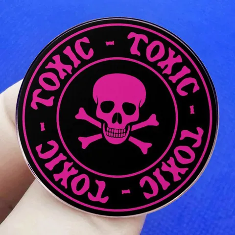 Cartoon Pink Skull Toxic Round Alloy Brooch Pin Badge Pink Black Gothic Metal Badge For Backpack Denim Jacket Decor