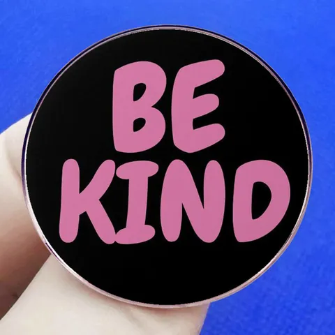 Be Kind Round Alloy Enamel Badge Pin Pink Artistic Lettering Brooch For Women Backpack Hat Decorative Clothing Accessory