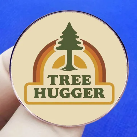 Épingle en Émail Rétro Tree Hugger Vintage Pin Arc-en-Ciel Ronde en Alliage Broche Badge Bijoux Écologiques Cadeau