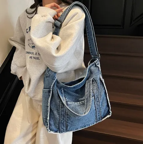 Fashion Women Denim Tote Bag Large Capacity Shoulder Bag With Frayed Edge Vintage Washed Jeans Crossbody Handbag For Daily Travel
