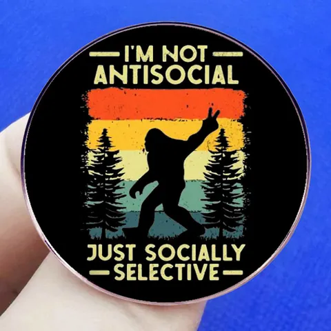 Broche Bigfoot Je Ne Suis Pas Asocial Juste Socialement Sélectif Coucher de Soleil Rétro Badge Rond en Alliage