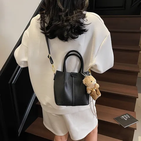 Women Fashion Litchi Pattern PU Leather Bucket Bag Minimalist Shoulder Crossbody Handbag With Teddy Bear Pendant