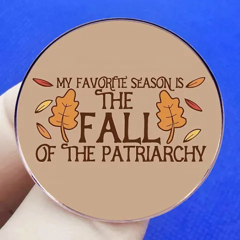 Broche Chute Du Patriarcat Badge Rond En Alliage Avec Motif Feuilles D'Automne Épingle De Déclaration Sociale Pour Homme Femme Bijoux Mode Cadeau