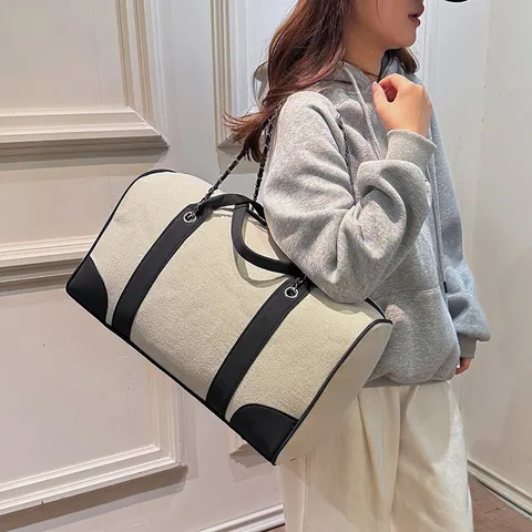 Women Large Capacity Contrast Canvas Travel Handbag Fashion Shoulder Bag With Chain Decor Commuting Tote Gym Weekender Bag
