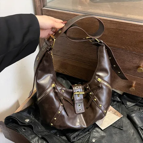 Vintage Rivet Hobo Bag For Women Large Capacity PU Leather Shoulder Bag Retro Y2K Punk Style Crossbody Bag With Adjustable Strap