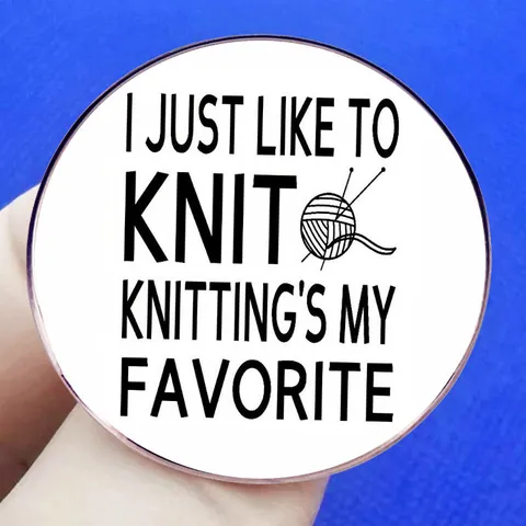Distintivo Rotondo in Lega Spilla Smaltata I Just Like To Knit Knitting My Favorite Spilla per Amanti del Maglia Gioielli