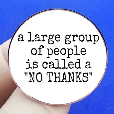 Humorous Round Alloy Brooch No Thanks Typewriter Text Minimalist White Metal Badge Pin For Daily Decoration Clothing Accessories Unisex