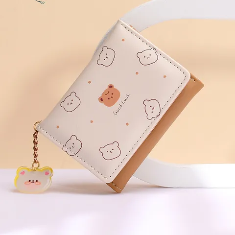 Damen Kleine PU Leder Kurze Brieftasche Niedlicher Cartoon Bär Good Luck Druck Dreifach Münzbörse Schüler Mädchen Brieftasche