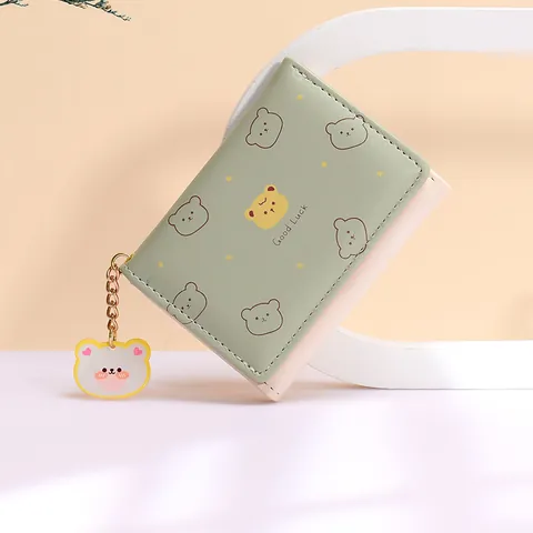 Damen Kleine PU Leder Kurze Brieftasche Niedlicher Cartoon Bär Good Luck Druck Dreifach Münzbörse Schüler Mädchen Brieftasche