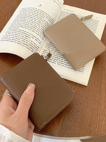 Portafoglio Corto Minimalista da Donna in Pelle PU Martellata Pieghevole con Cerniera e Tasca per Monete Multi Slot per Carte Casual