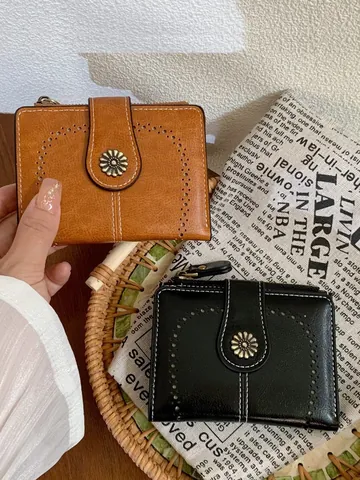 Portafoglio Corto in Pelle PU Vintage da Donna Con Fibbia in Metallo a Margherita Motivo Floreale Taglio Laser Portamonete a Cerniera Porta Carte RFID
