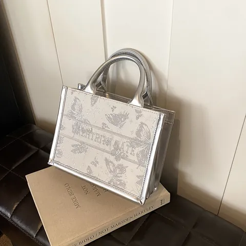 Borsa Tote da Donna con Stampa Farfalle Grande Capacità Argento Bianco in Pelle PU Portatile con Cinturino a Lettera per Pendolarismo