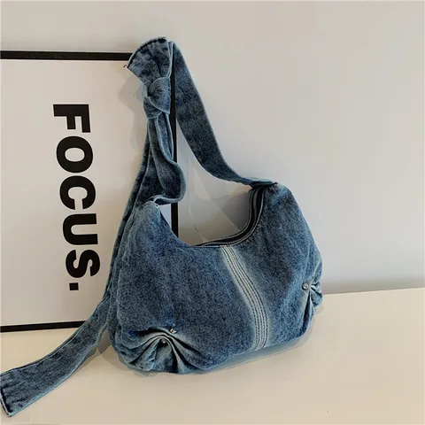 Vintage Washed Denim Hobo Umhängetasche Für Damen Geknoteter Riemen Gefaltete Cloud Bag Große Kapazität Achseltasche Mit Nieten