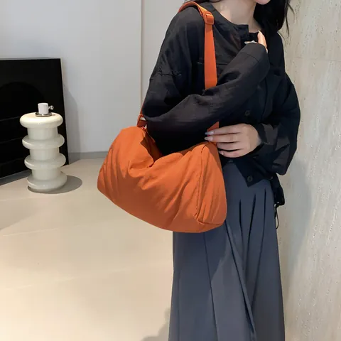 Dames Fashion Minimalistisch Nylon Gevoerd Schoudertas Grote Capaciteit Effen Kleur Crossbodytas Woon-werkverkeer Werk Handtas Dagelijks