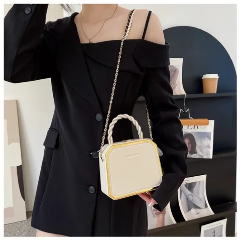 Women Fashion PU Leather Box Bag Metal Frame Handbag Geometric Shoulder Crossbody Bag With Twisted Handle Metal Chain Strap