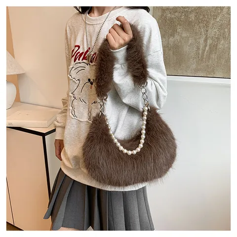 Damen Plüsch Kunstfell Schultertasche Mit Perlenkette Mode Halbmond Hobo Achseltasche Winter Süße Einfarbige Handtasche Für Den Alltag