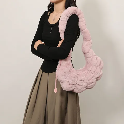 Women Large Capacity Plush Faux Fur Ruched Shoulder Bag Cloud Croissant Half Moon Underarm Bag Winter Fashion Tote Handbag