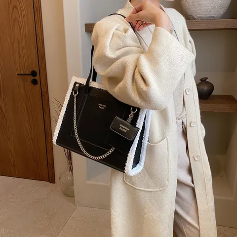 Women's Plush Edge PU Leather Tote Bag Color-Block Shoulder Bag With Chain Accessory Pouch Autumn Winter Large Underarm Bag