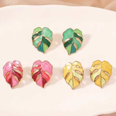 Trendy Monstera Leaf Enamel Stud Earrings Gold Plated Zinc Alloy Tropical Plant Style Jewelry For Women Summer Vacation
