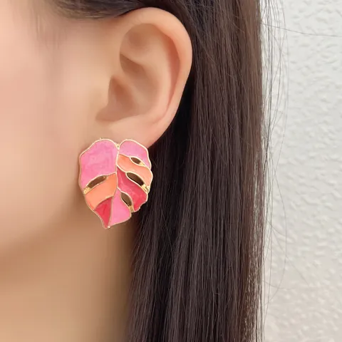 Trendy Monstera Leaf Enamel Stud Earrings Gold Plated Zinc Alloy Tropical Plant Style Jewelry For Women Summer Vacation