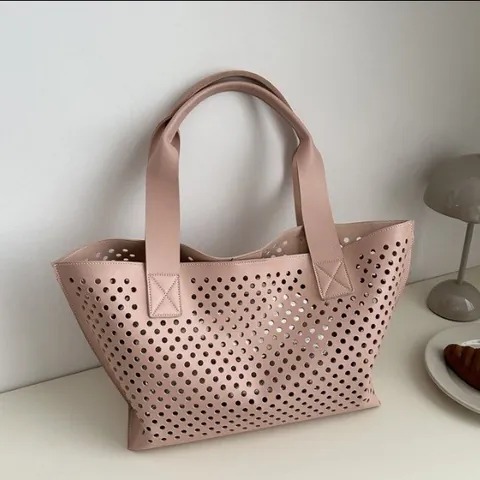 Fashion Hollow Out Laser Cut PU Leather Tote Bag With Inner Pouch Large Capacity Women Shoulder Bag Casual Trendy Handbag