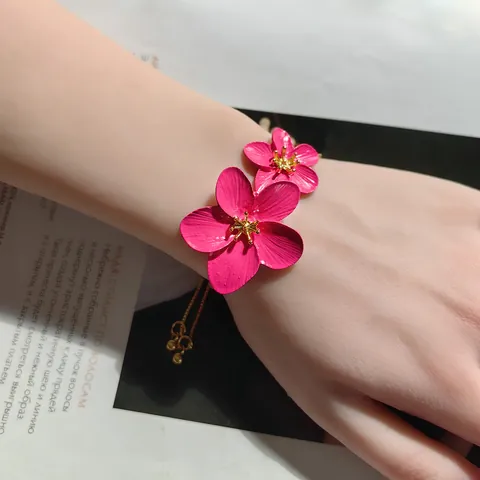 Sweet Zinc Alloy Floral Jewelry For Women Rose Red White Black Enamel Flower Pendant Necklace Bracelet Earrings Fashion Accessories Gift