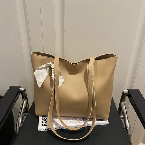 Borsa Tote da Donna a Grande Capacità in Pelle PU Borsa a Tracolla per Pendolari Con Sciarpa Decorativa Vintage Minimalista