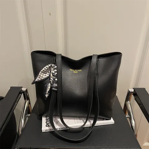 Borsa Tote da Donna a Grande Capacità in Pelle PU Borsa a Tracolla per Pendolari Con Sciarpa Decorativa Vintage Minimalista