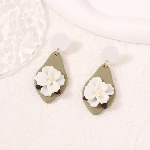 Handmade Polymer Clay Floral Drop Earrings Olive Green Cream White 3D Flower Teardrop Earrings For Women Fashion Jewelry