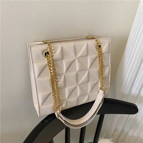 Women Fashion PU Leather Geometric Quilted Shoulder Bag Gold Chain Strap Casual 3D Pyramid Pattern Messenger Bag Tote