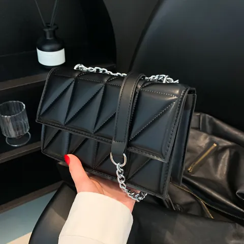 Dames Gewatteerde Schoudertas Geometrisch Driehoekspatroon PU Leer Ketting Crossbody Tas Klepsluiting Kleine Vierkante Modetas