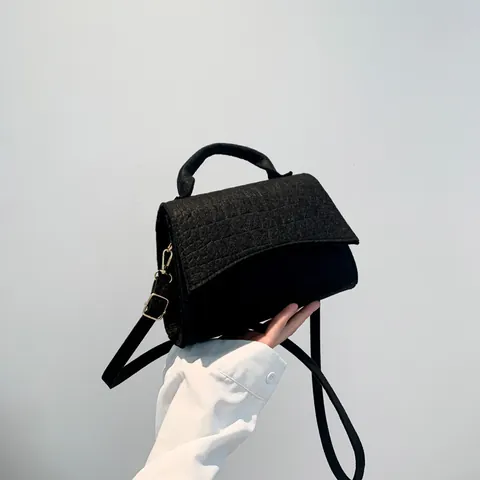 Women Fashion Crocodile Pattern PU Leather Small Square Bag Stylish Felt Shoulder Crossbody Bag Elegant Commute Handbag