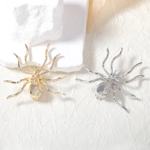 Vintage Gothic Exaggerated Alloy Spider Brooch With Rhinestones Animal Shape Fashion Jewelry Pin For Women Daily Party