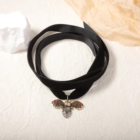 Vintage Alloy Rhinestone Bee Pendant Black Velvet Choker Necklace Elegant Long Ribbon Neck Chain For Women Jewelry