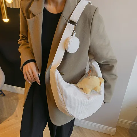 Sac Bandoulière en Velours Côtelé pour Femmes Grande Capacité Sac Hobo Croissant Sangle Large Réglable Avec Porte-Monnaie Rond et Pendentif Étoile