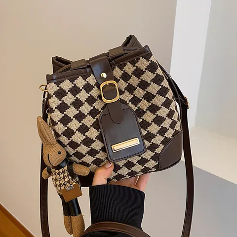Vintage Houndstooth Bucket Bag For Women Fashion Knit PU Leather Patchwork Crossbody Bag With Rabbit Pendant Daily Shoulder Bag
