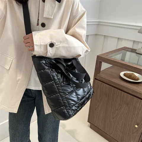 Women Metallic Quilted Tote Bag Large Capacity Puffer Shoulder Crossbody Handbag With Detachable Strap Fashion Tote Bag