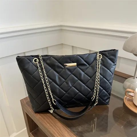 Fashionable Women Quilted Tote Bag PU Leather Large Capacity Rhombus Shoulder Bag With Chain Strap For Daily Commute Office