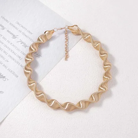 Collana Girocollo Punk in Metallo a Spirale Intrecciata per Donna Placcata in Oro a Righe Ondulate Gioielli per Feste