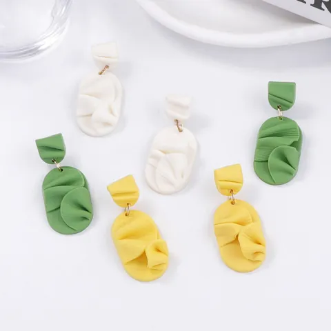 Korean Style Simple Sweet Petal Shape Polymer Clay Drop Earrings Elegant Matte Wrinkled Texture Geometric Earrings For Women Jewelry Gift