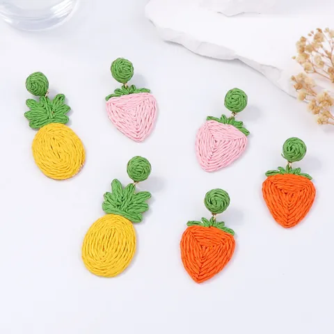 Handgemaakte Raffia Stro Fruit Druppel Oorbellen Voor Vrouwen Pastorale Zoete Aardbei Ananas Geweven Legering Sieraden Zomervakantie Cadeau