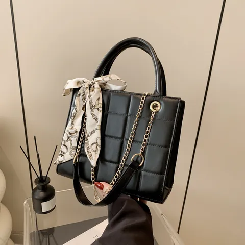 Sac à Main Carré Matelassé Vintage pour Femme Sac Bandoulière en Simili Cuir Avec Foulard en Soie et Chaîne en Métal